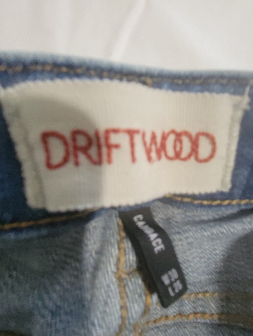 Driftwood embroidered Crop Jeans - Picture 6 of 7